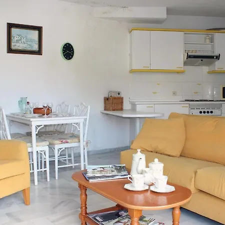 Apartment Stunning Apartment In Estepona With Wifi