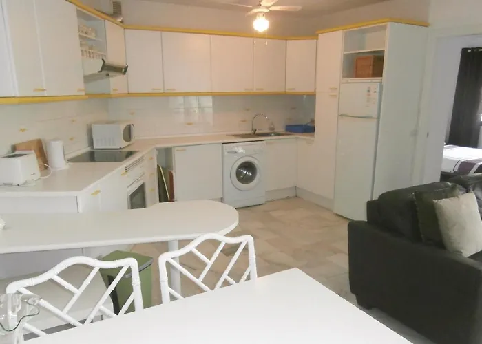 2 Bedroom Lovely In *
