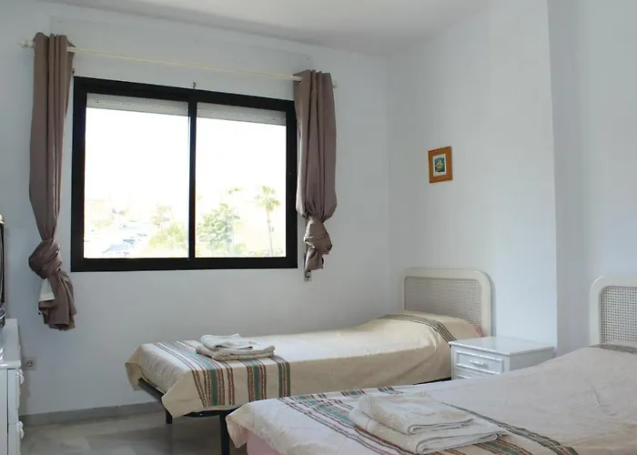 2 Bedroom Lovely In Appartement