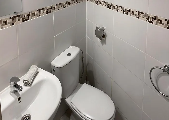 2 Bedroom Lovely In *